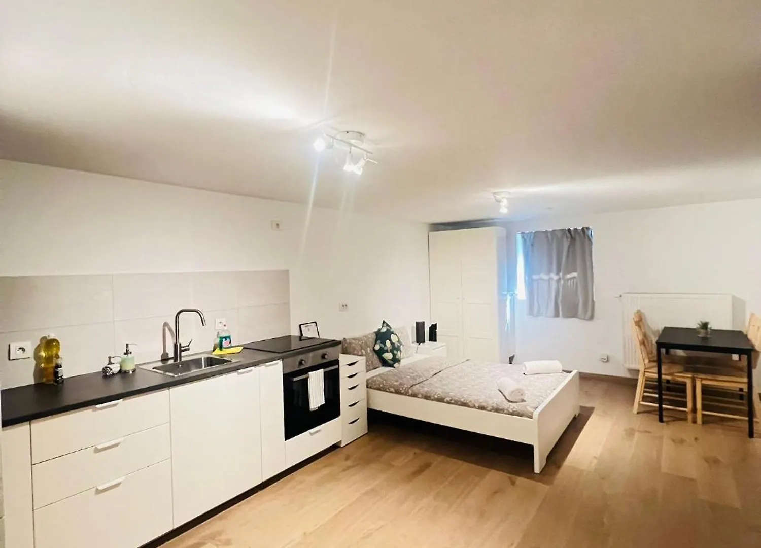 Oneluxstay Near Fashion District Antwerp 0*,  Belgium