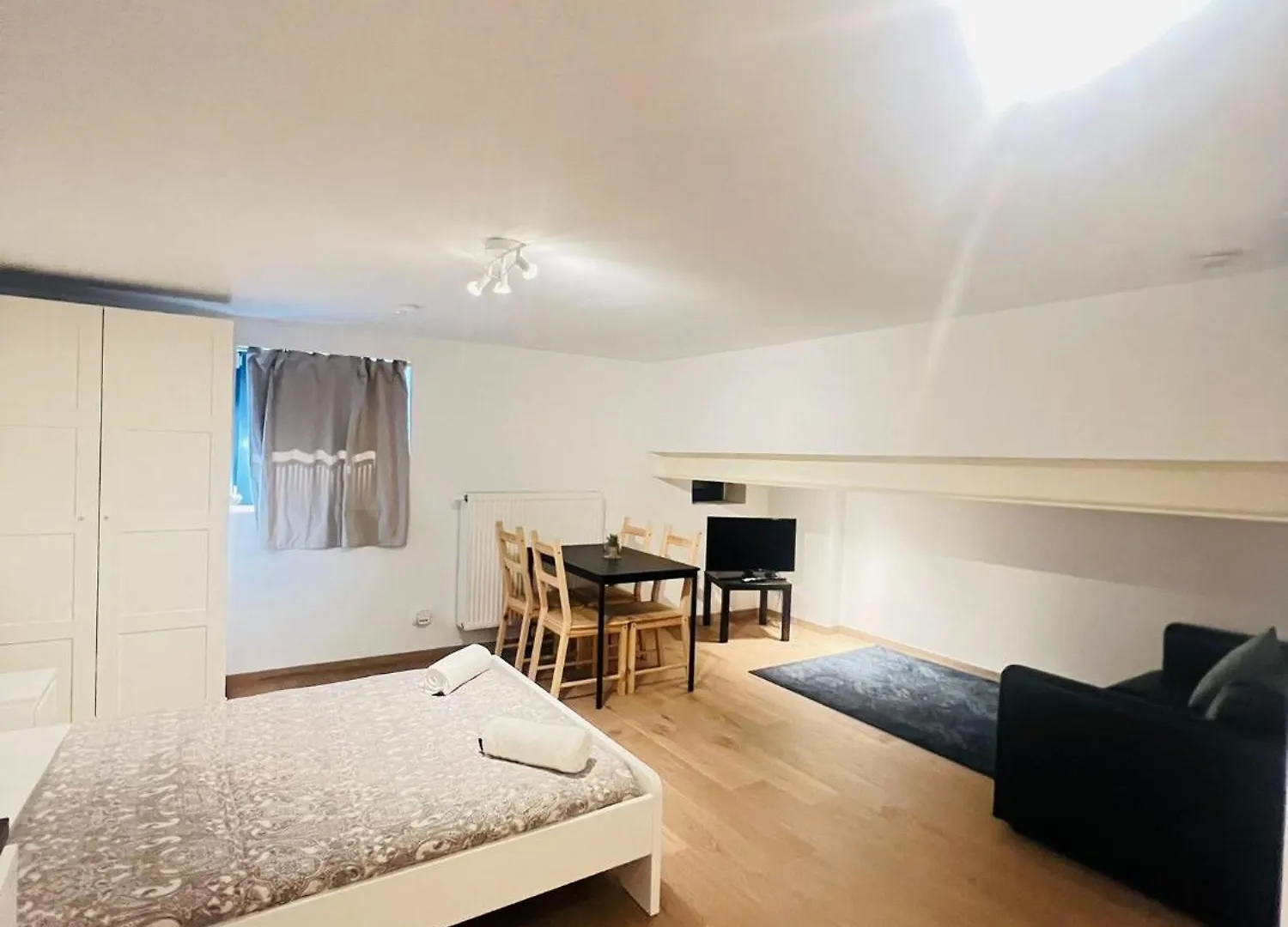 Contatti di Oneluxstay Near Fashion District